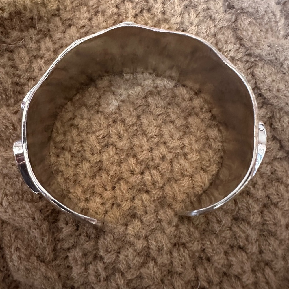 Tibetan cuff with Orange and Turquoise colored accents - Picture 4 of 5
